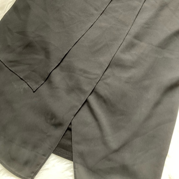 Grace Elements Sleeveless Top with Sheer Front Panels - Size M - Black - Picture 2 of 5